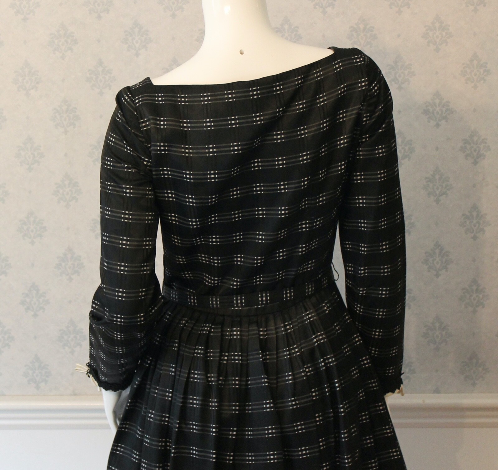 Vintage 1950s Black and White Checkered Long Sleeve Swing Skirt Dress