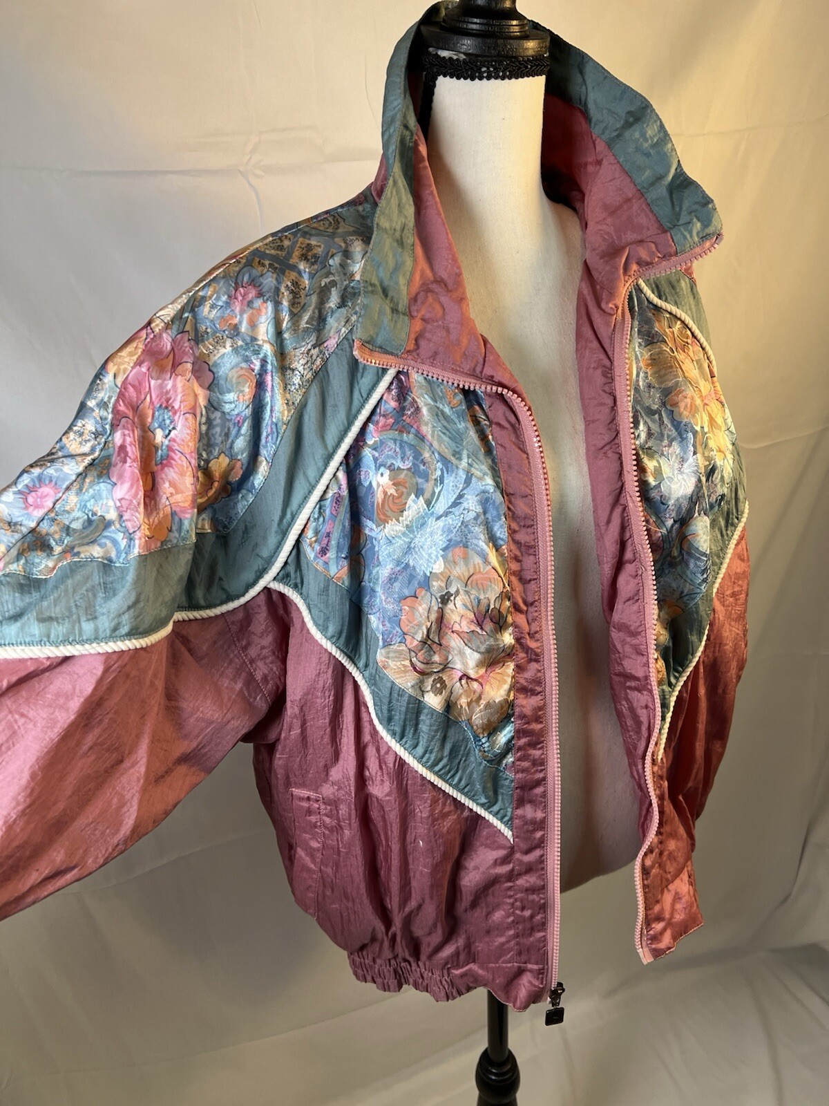 Classic vintage 1980’s Women’s Track Suit Jacket Mauve Floral Size L . So Cool