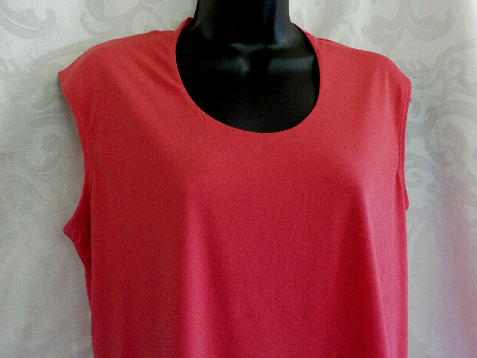Vintage N Touch Blouse Size PS Coral Scoop Neck Sleeveless Polyester Blend EUC