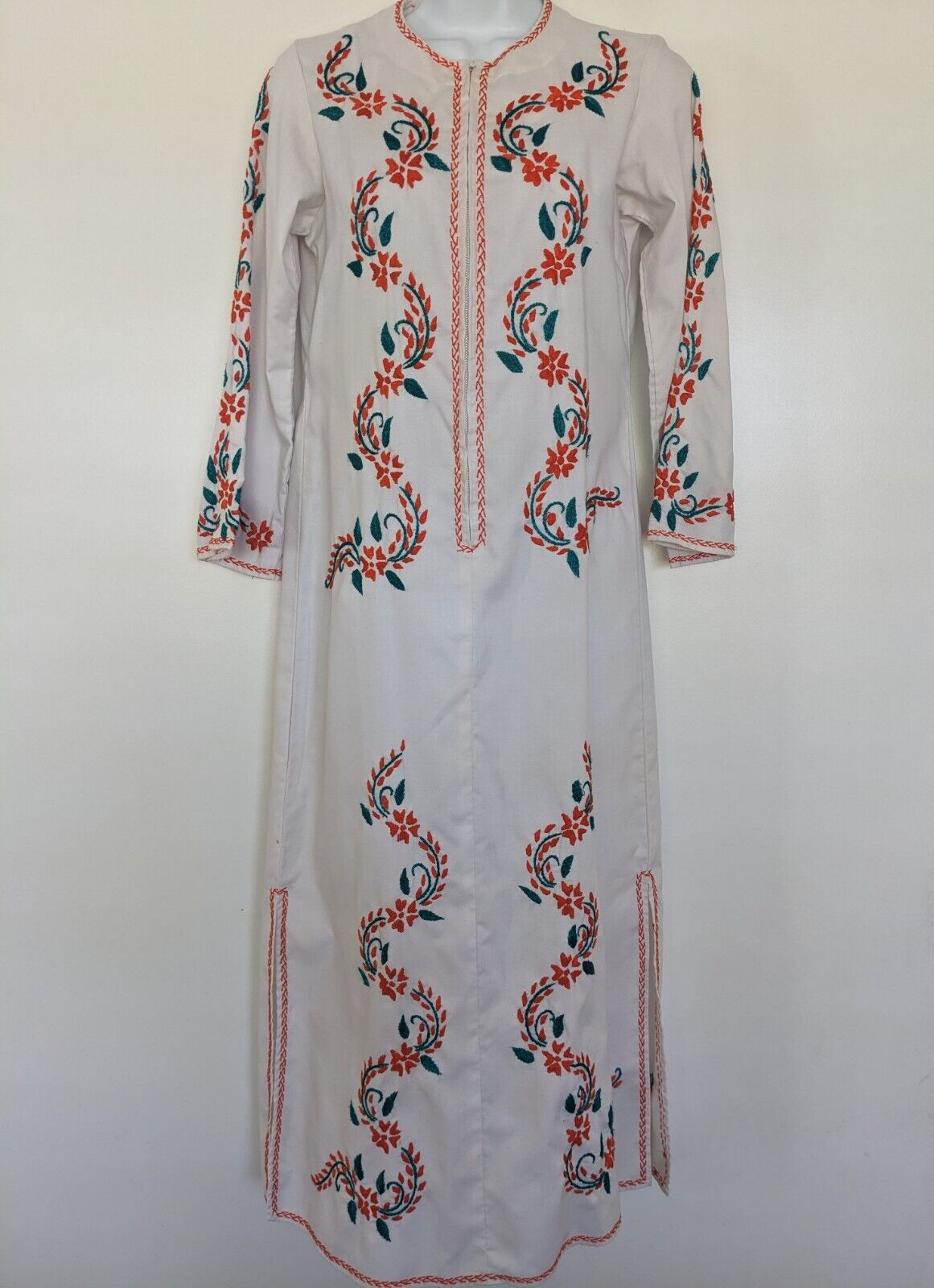 True Vintage Ethnic Hand Embroidered Floral White Tunic Maxi Dress Metal Zipper