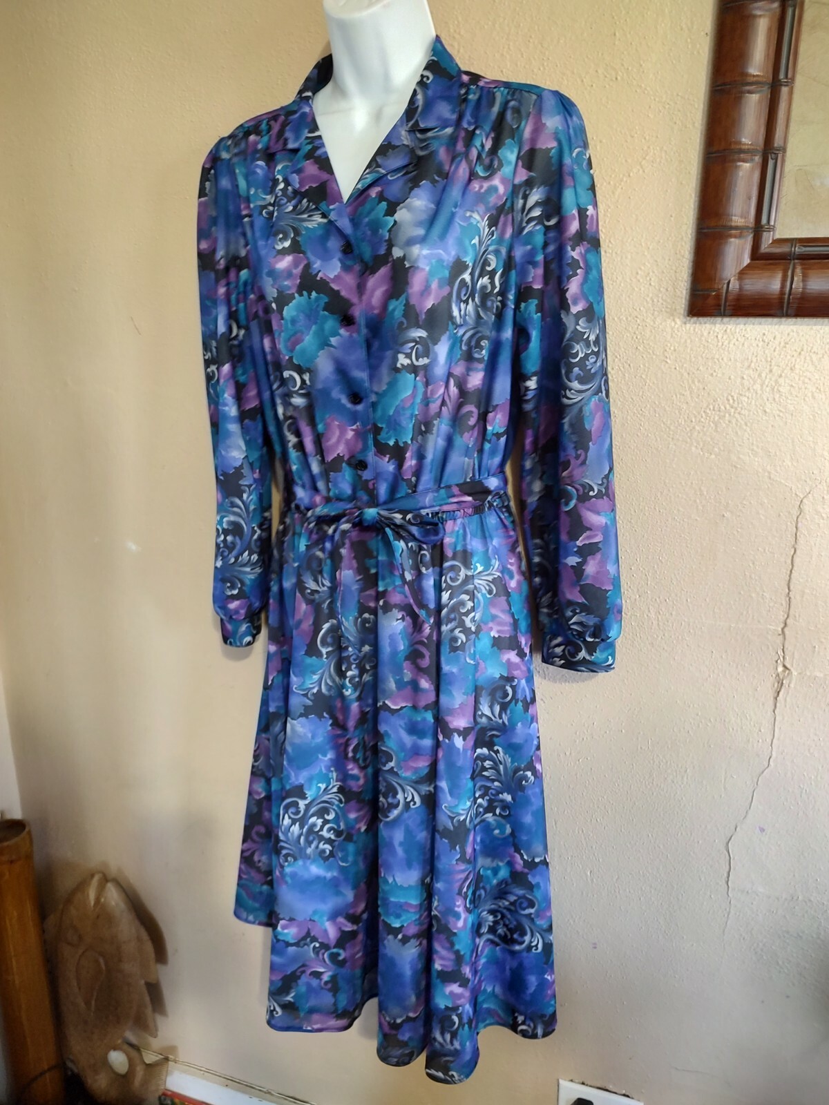 1970’s Beautiful Vintage Blue Black Purple Floral Print Dress Size Small Medium