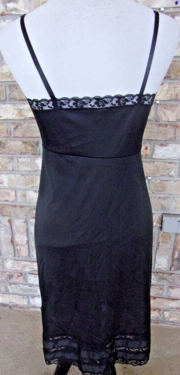 VINTAGE DAWN TO DUSK SZ 34 BLACK NYLON LINGEREE FULL SLIP MAKE OFFER