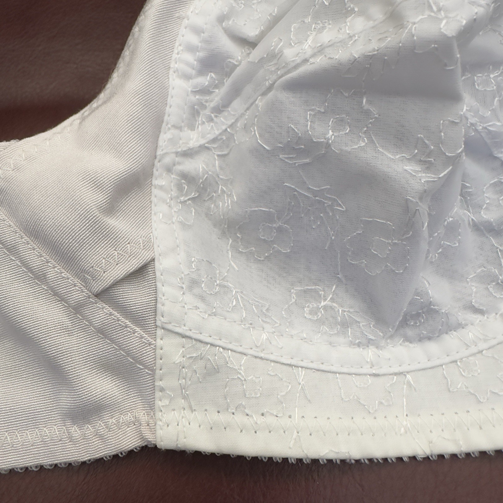 Vintage 1963 Playtex Living Bra 32B NOS Pin Up Retro Feminine Curvy NIB Lingerie