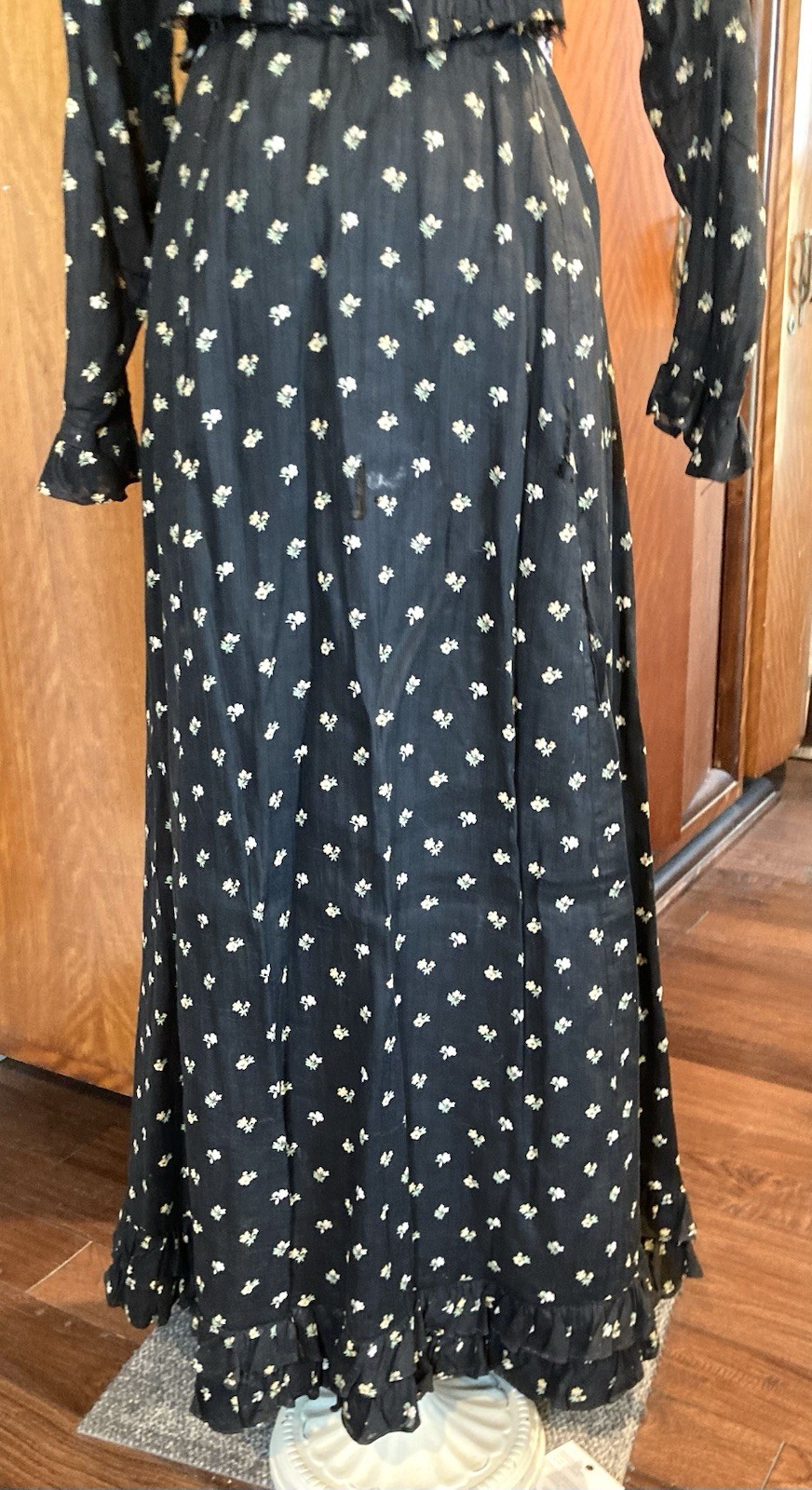 Vintage 1890s 1900s Victorian 2 pc dress print w little flowers