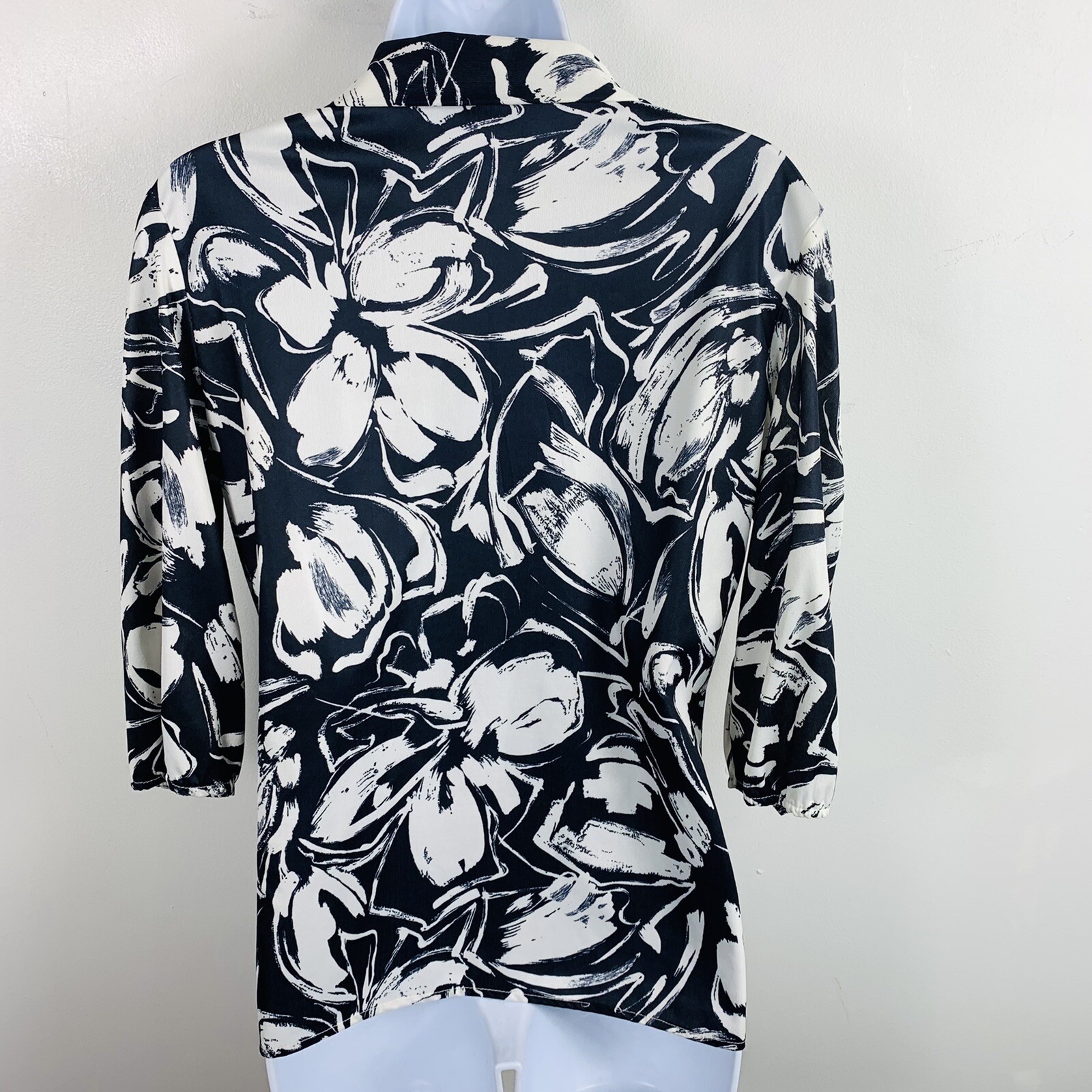 VINTAGE Rhapsody Womens Floral Pullover Shirt Black & White Medium 3/4 Sleeve