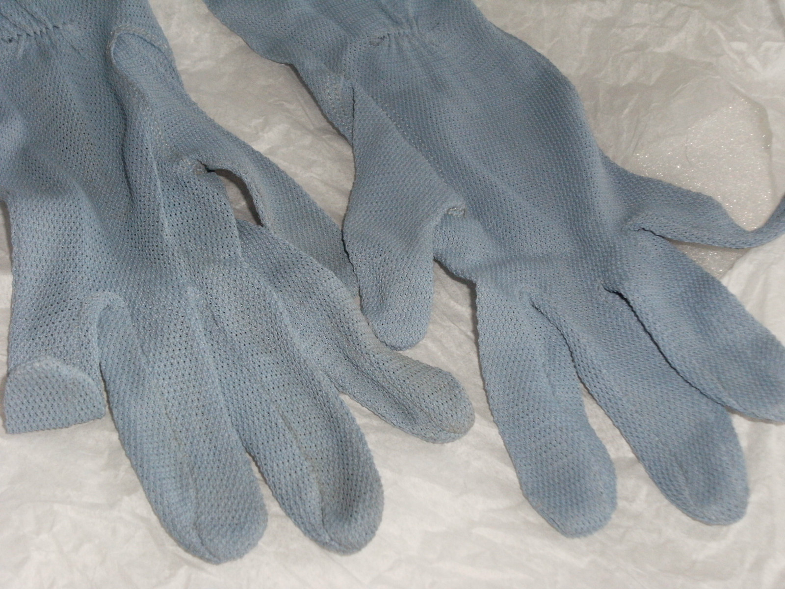 VINTAGE FORMAL GLOVES OF DISTINCTION LIGHT BLUE 9INCH SZ 6.5 RAYON MADE IN USA