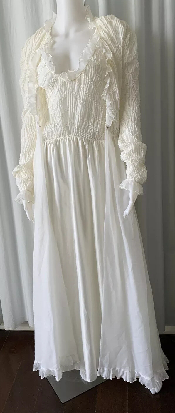 Vintage 60s Stunning Odette Barsa I Magnin off white Peignoir set Bridal Crepe