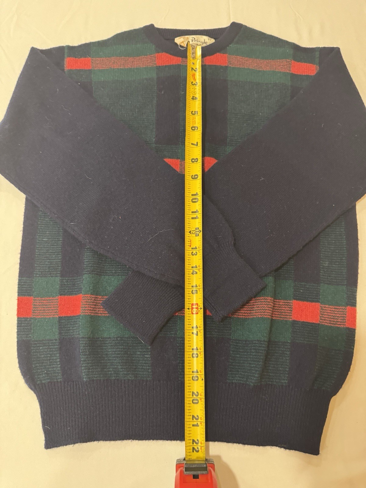 Vintage Pringle Sweater XS Woman’s/Youth – Made In Scotland 100% Lambs Wool