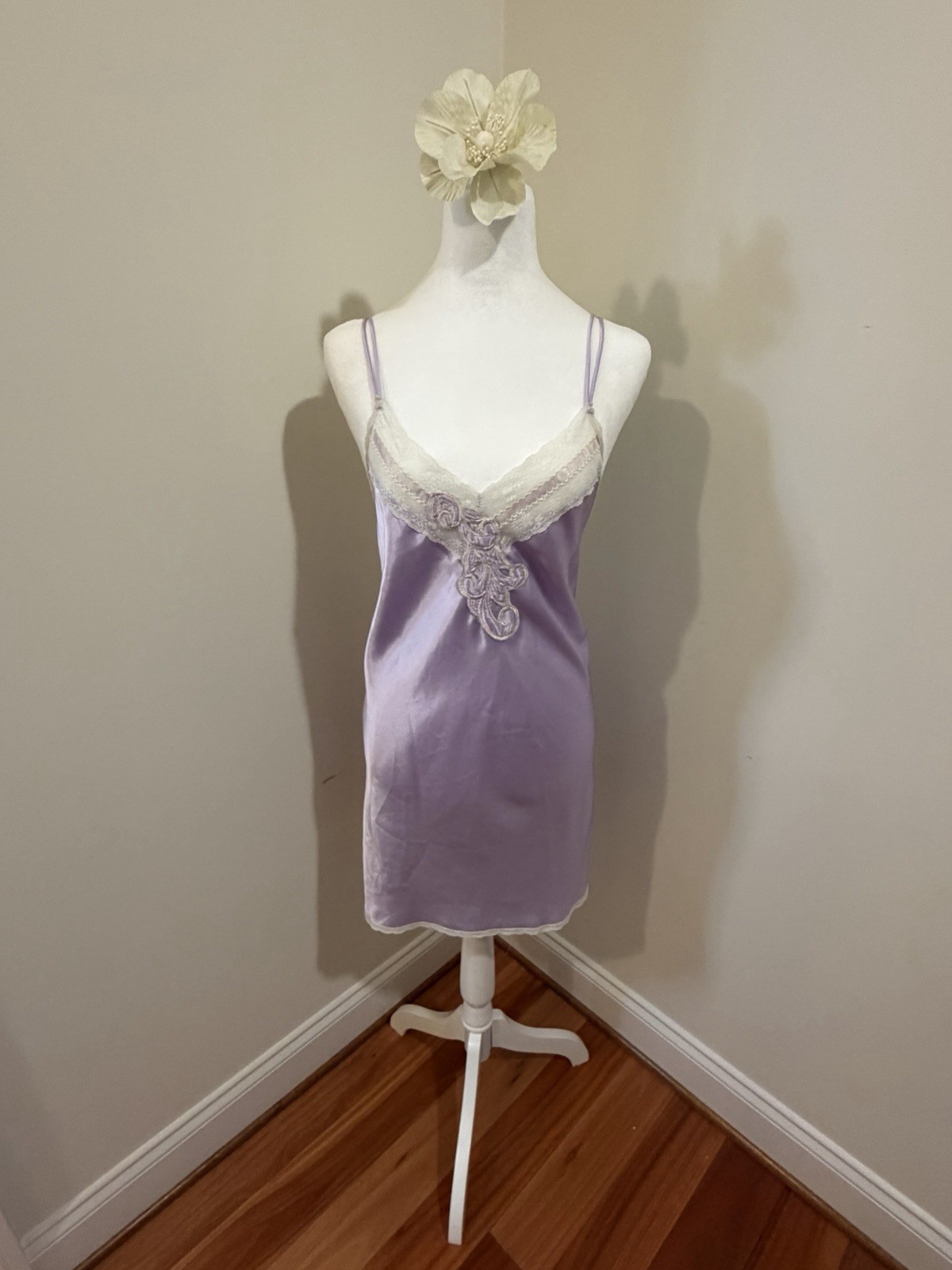Unique Vintage 1960s Vanity Fair Lavender Lace Low Cut Babydoll Slip Dress Sz L