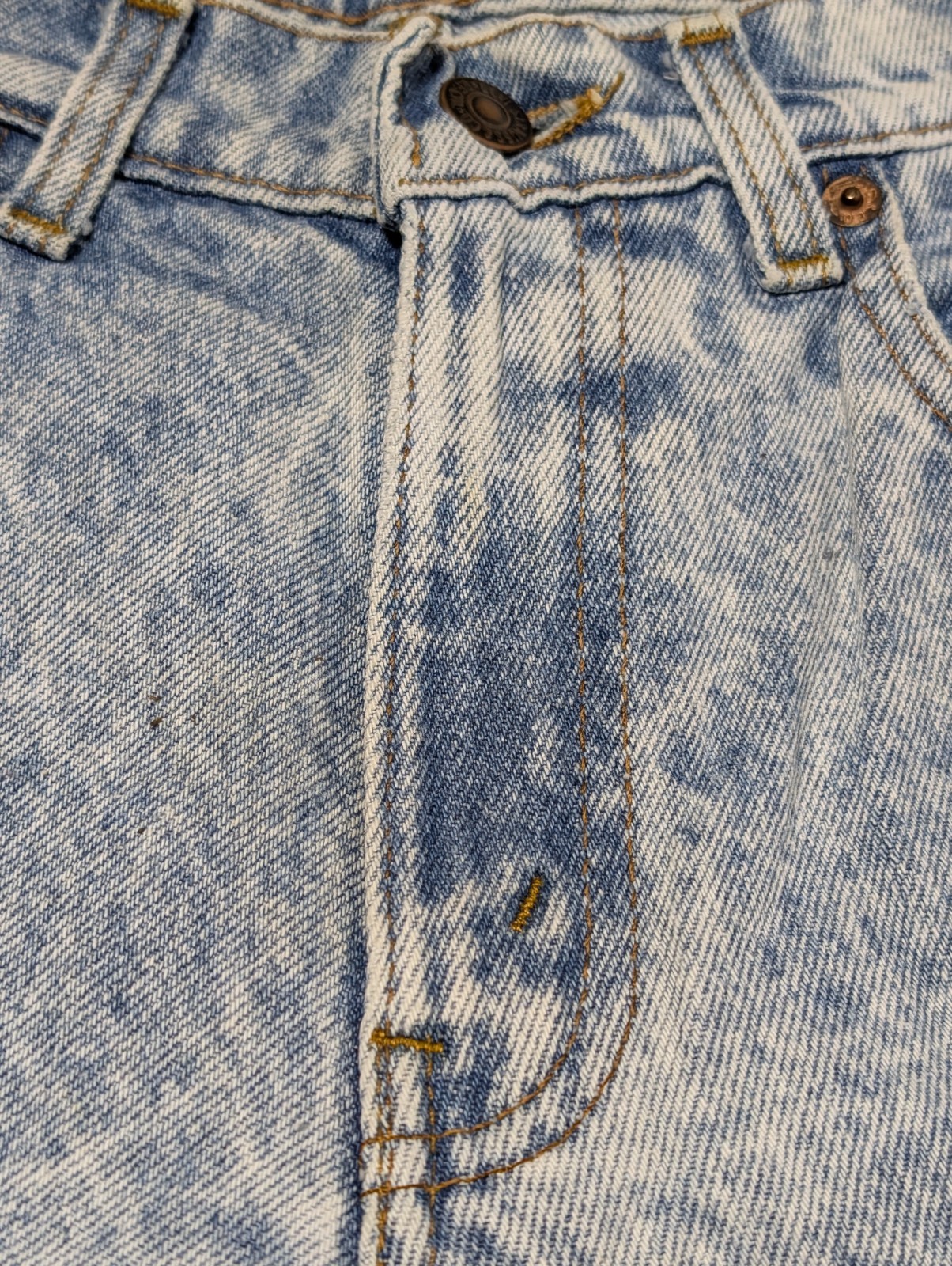 Vintage 1980s-1990s Women’s Levi Cut-Off Denim Shorts W30 Faded G-VG