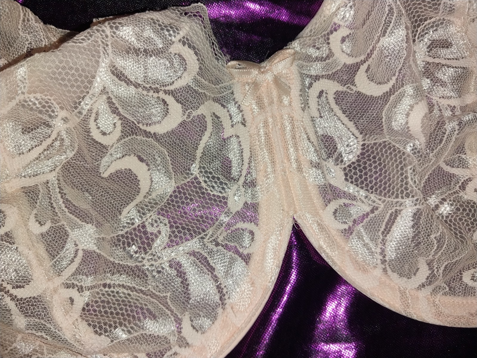 VTG SILKY VANITY FAIR OPAQUE SHEER UNLINED PINK LACE BRA UW 34DD COQUETTE