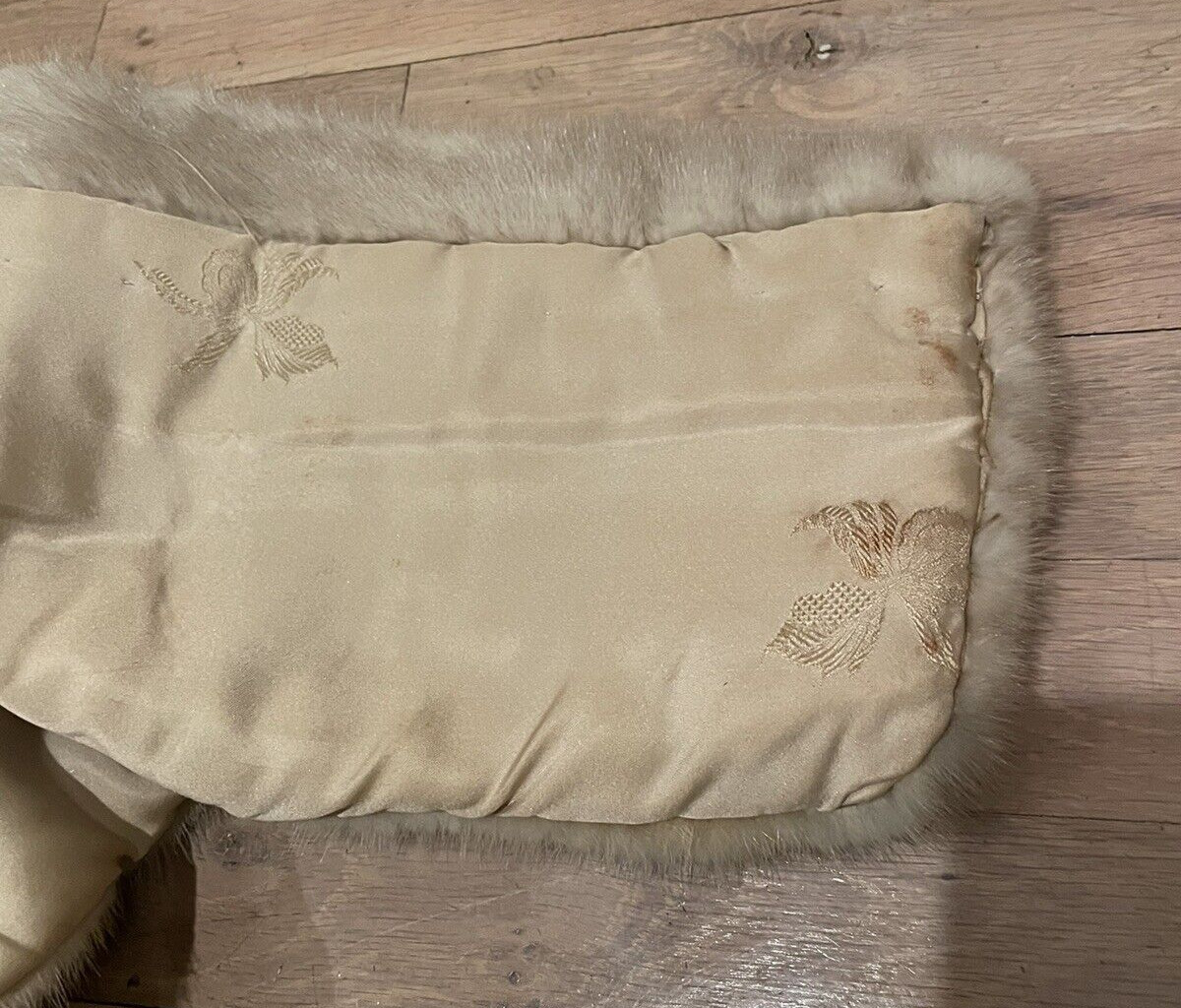 Vintage Beige Mink Fur Stole/Wrap/Caplet With Pockets