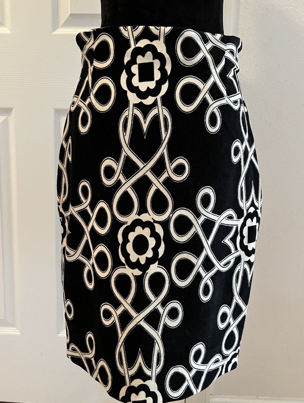 Vintage VERSACE Black & White Patterned Velvet Skirt, Made In Italy, Size 46