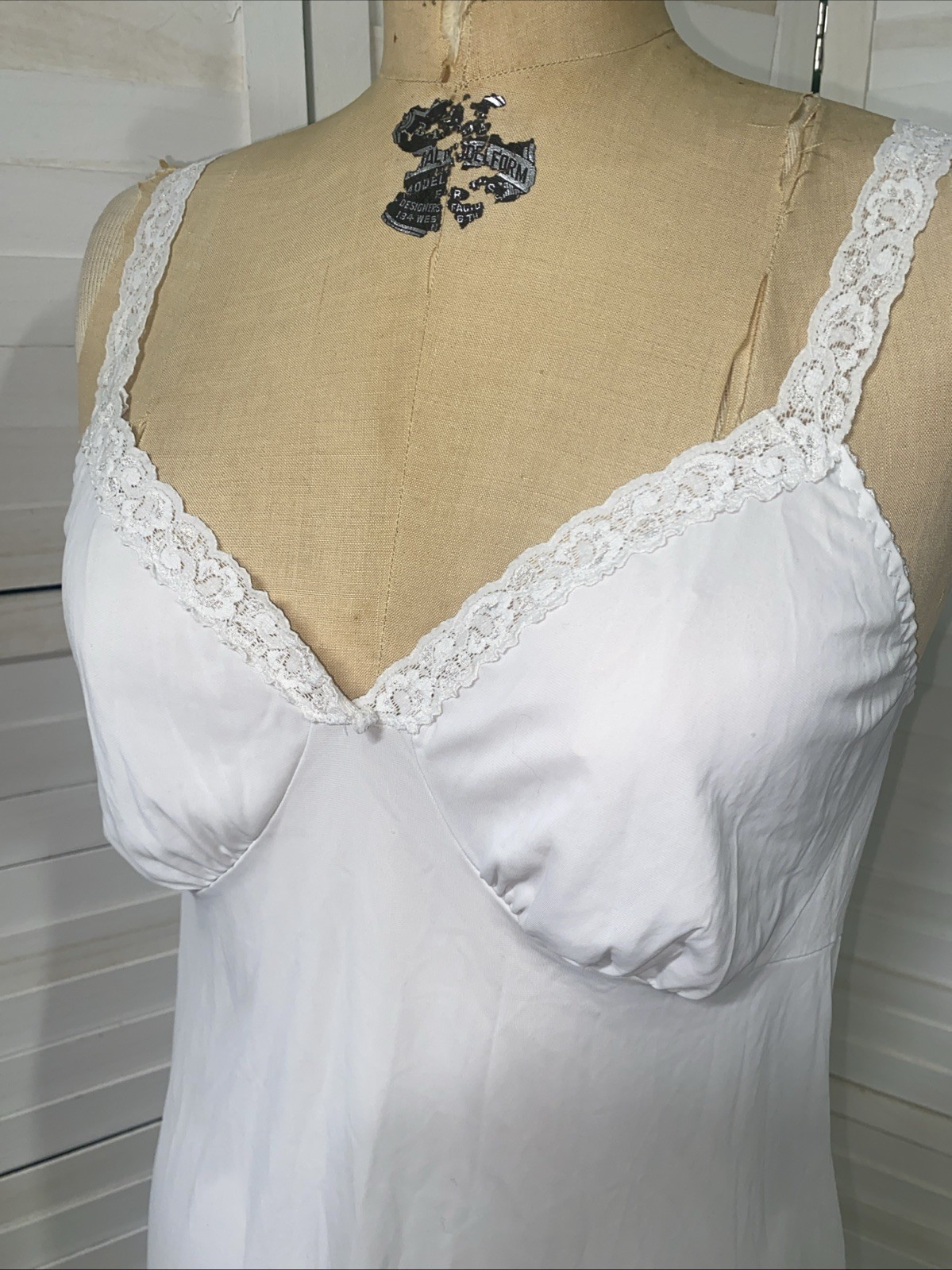 Vintage Cabernet Full Slip Off White Nylon Sz 36 / 26” Made In The USA