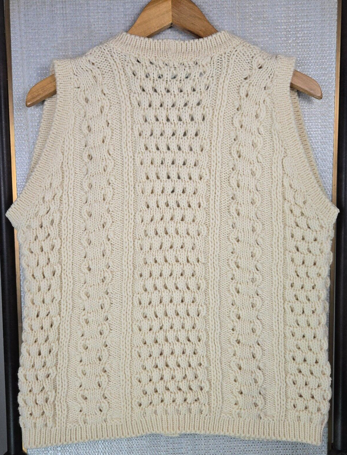 VTG JOHN MOLLOY Made in Ireland Aran Knit Womens Virgin Wool Sweater Vest Sz Med