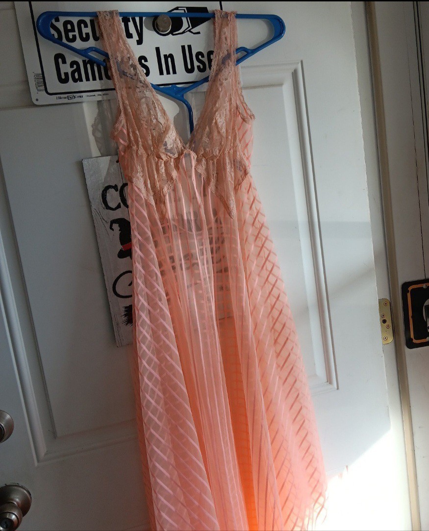 Glydons Peach Negligee Nightgown Nightie Hollywood USA