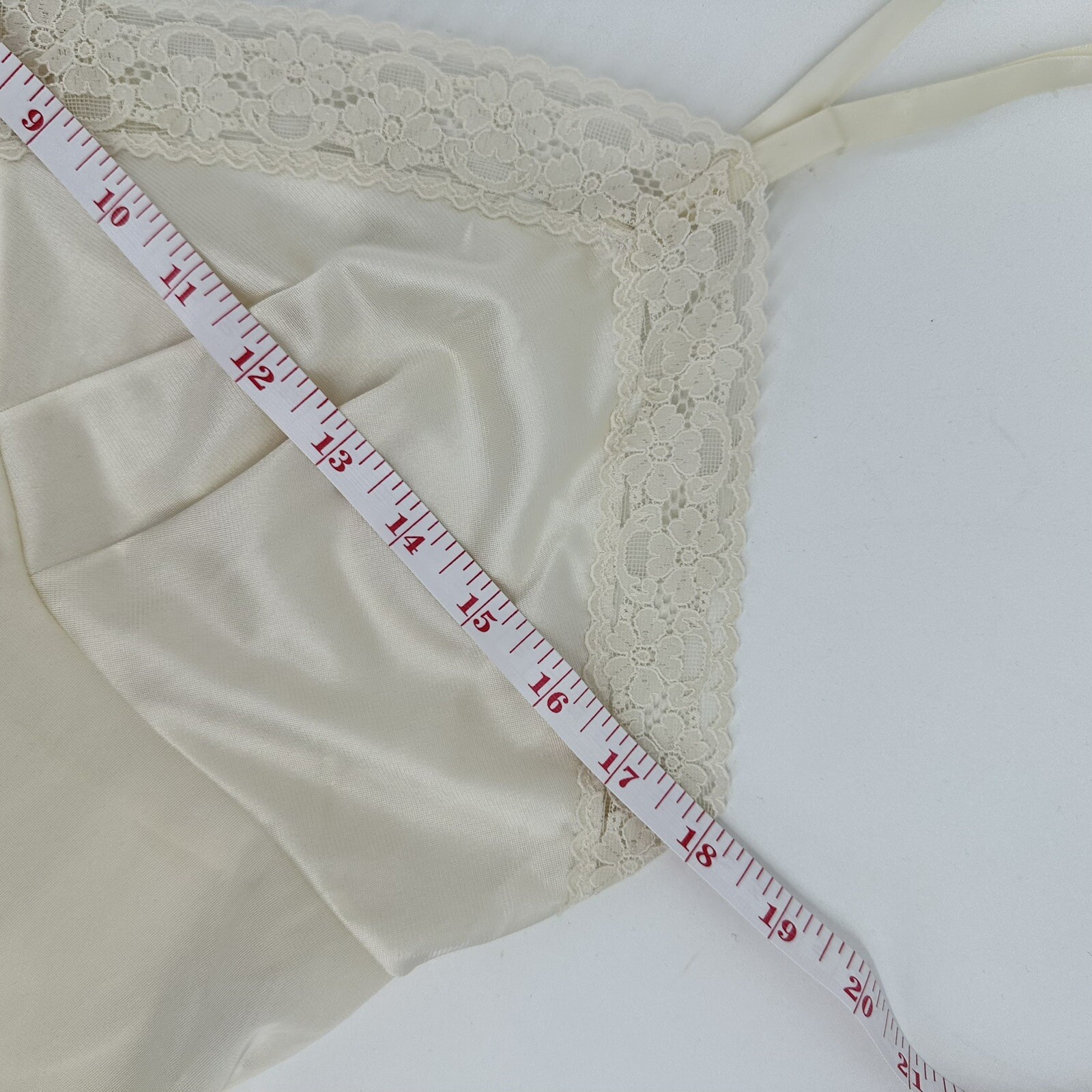 Vintage Vanity Fair Full Slip Lace Antron III Nylon 70s Cream Womens 38 Large