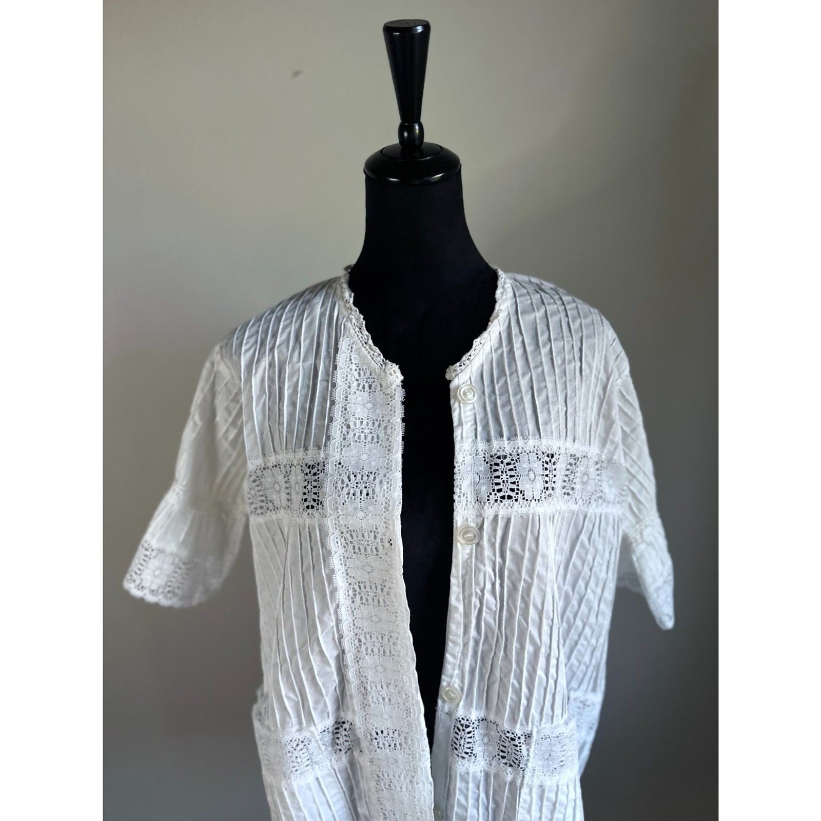Vintage Women’s White Pin Tuck Pleat Lace Trim Button Front Cotton Jacket Size L