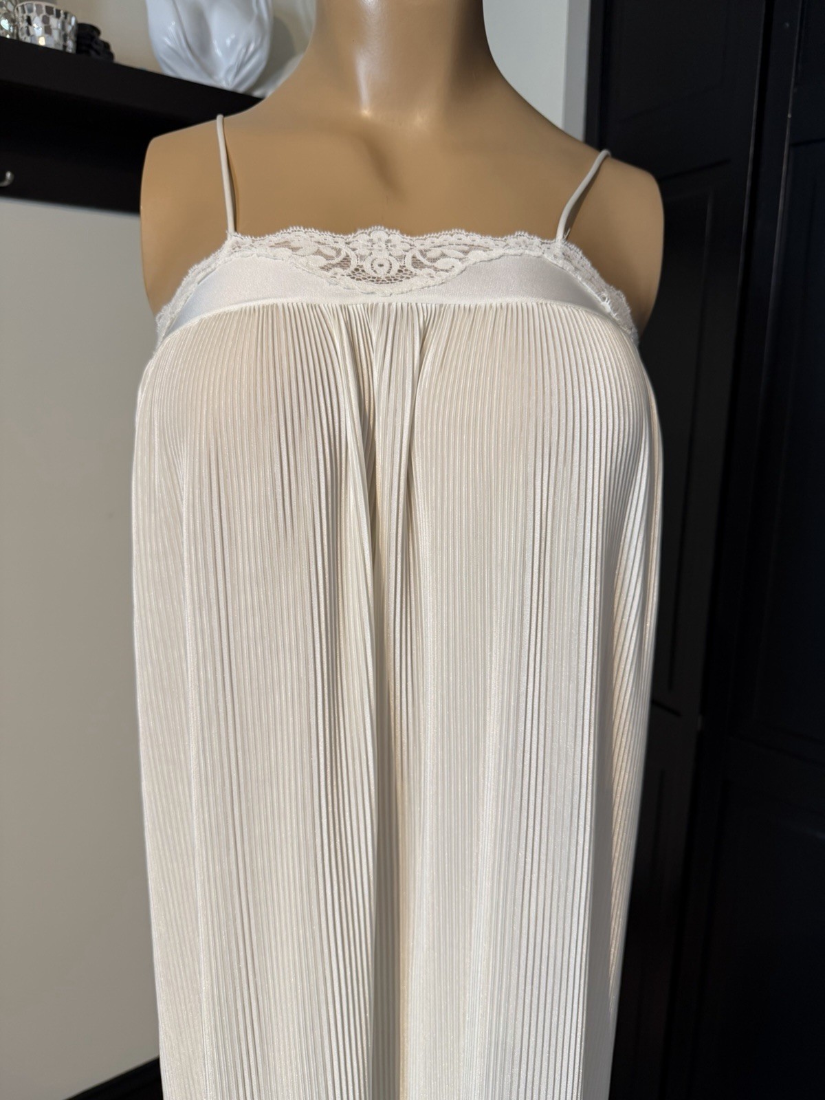 VTG Miss Elaine Nightgown Cream / Off White Slip Dress Romantic Small Petite