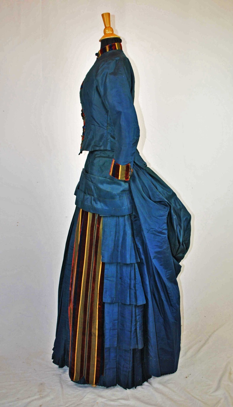 VICTORIAN 2 PIECE SATIN AND VELVET VISITING DRESS 1890s WITH BONNET