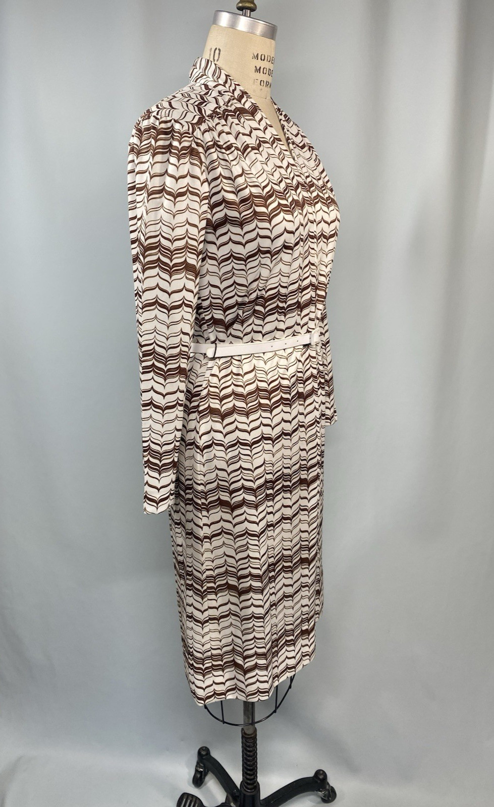 Vintage Dress SIZE MEDIUM 12 white brown zig zag NELLY DON 70s 80s modest