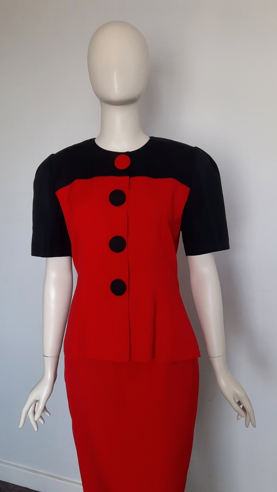 Cue Vintage Skirt Suit Womens 10 Red & Black Short Sleeve 2 Piece 1980’s