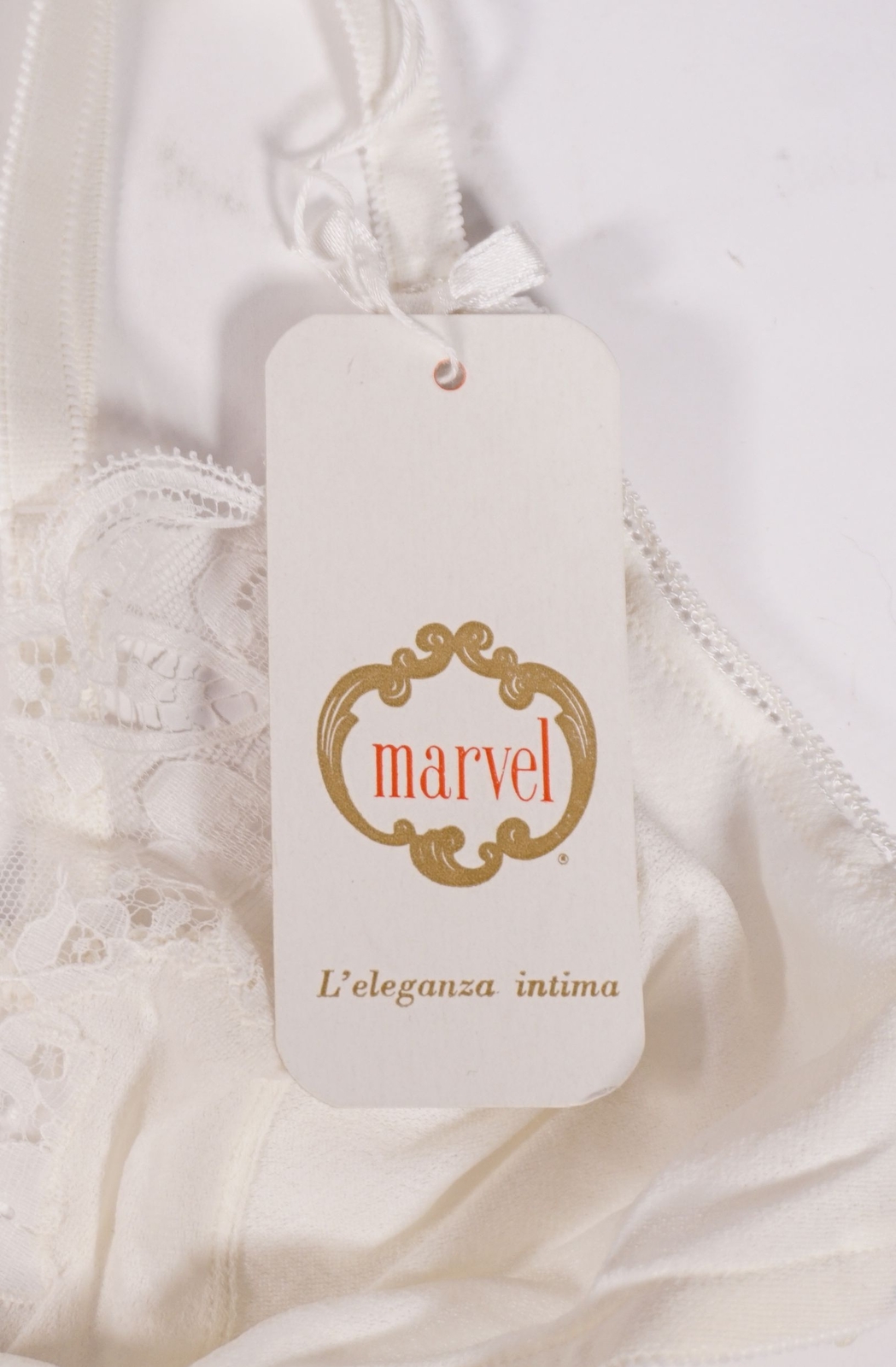 True Vintage Marvel Italy Sexy Front Closure Women’s Bra Blanc Size 40 w/ Original Box