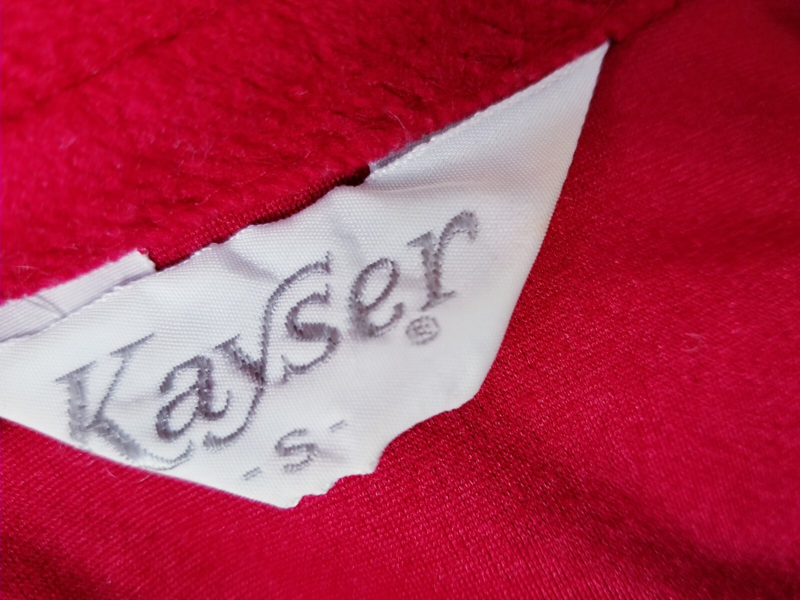 Vintage velvet Velour hostess Robe house coat women Sz small red white kayser