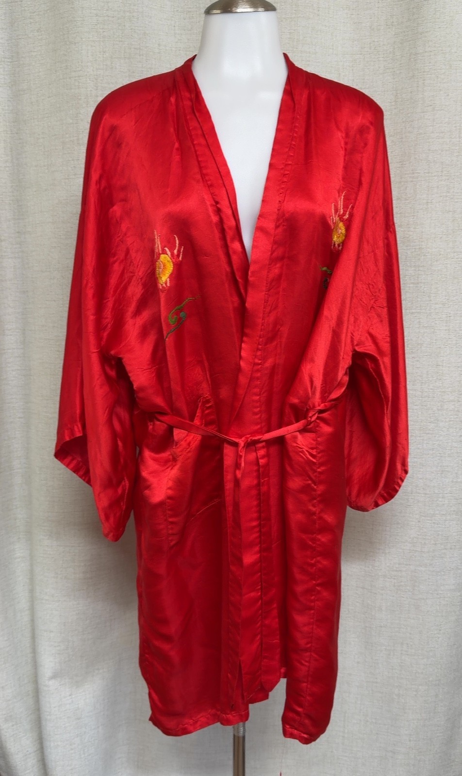 Vintage SHILOU Red Silk Kimono Robe Embroidered Dragon Floral Housecoat Sz L RC
