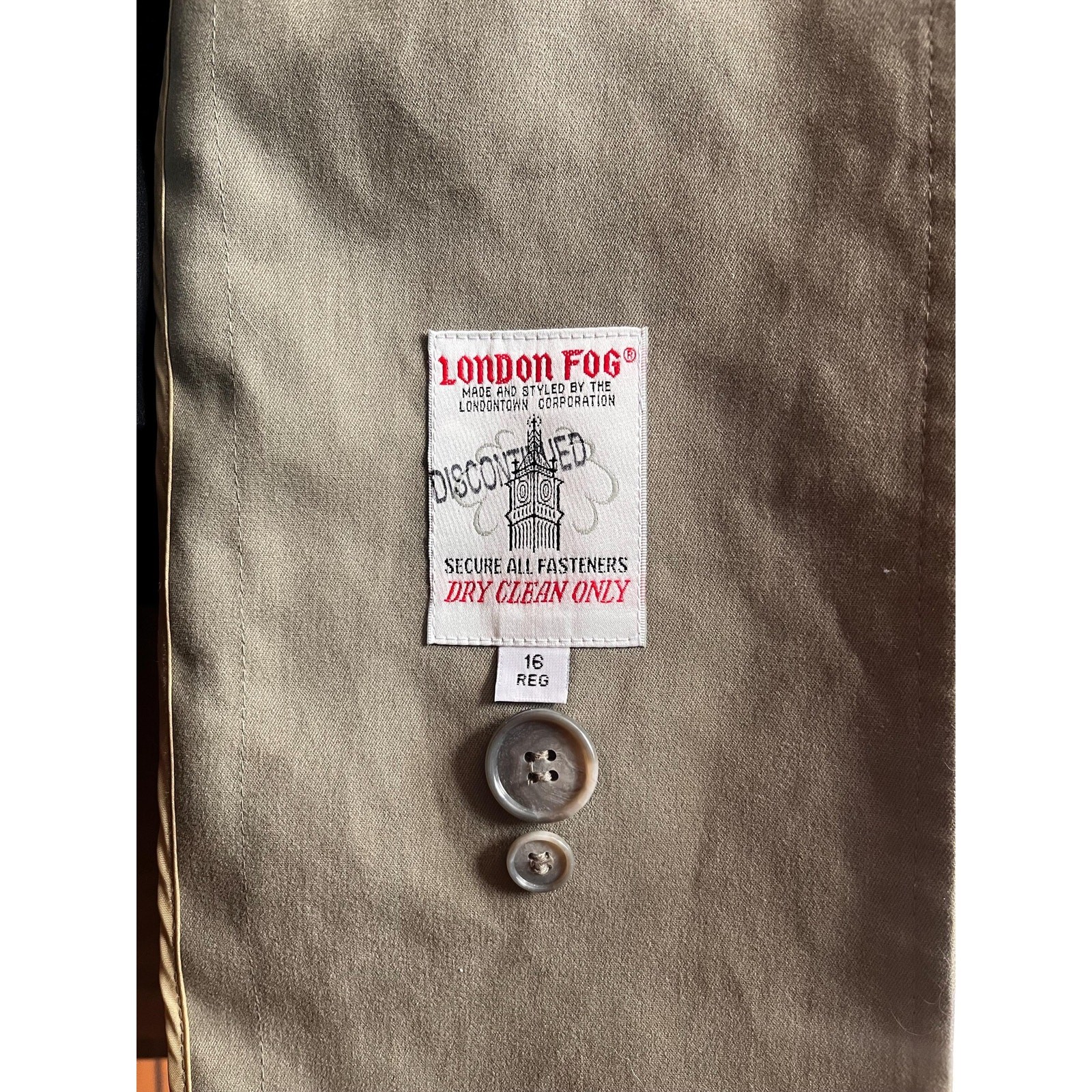 Limited Edition London fog trench coat in green, size 16
