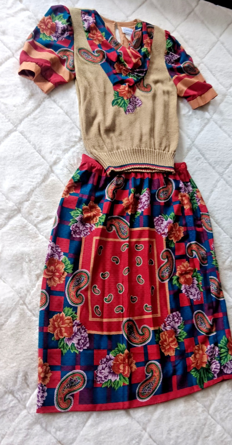 Leslie Fay VTG 2 Piece Set floral Paisley Skirt Knit Blouse Cowl Neck Size 16