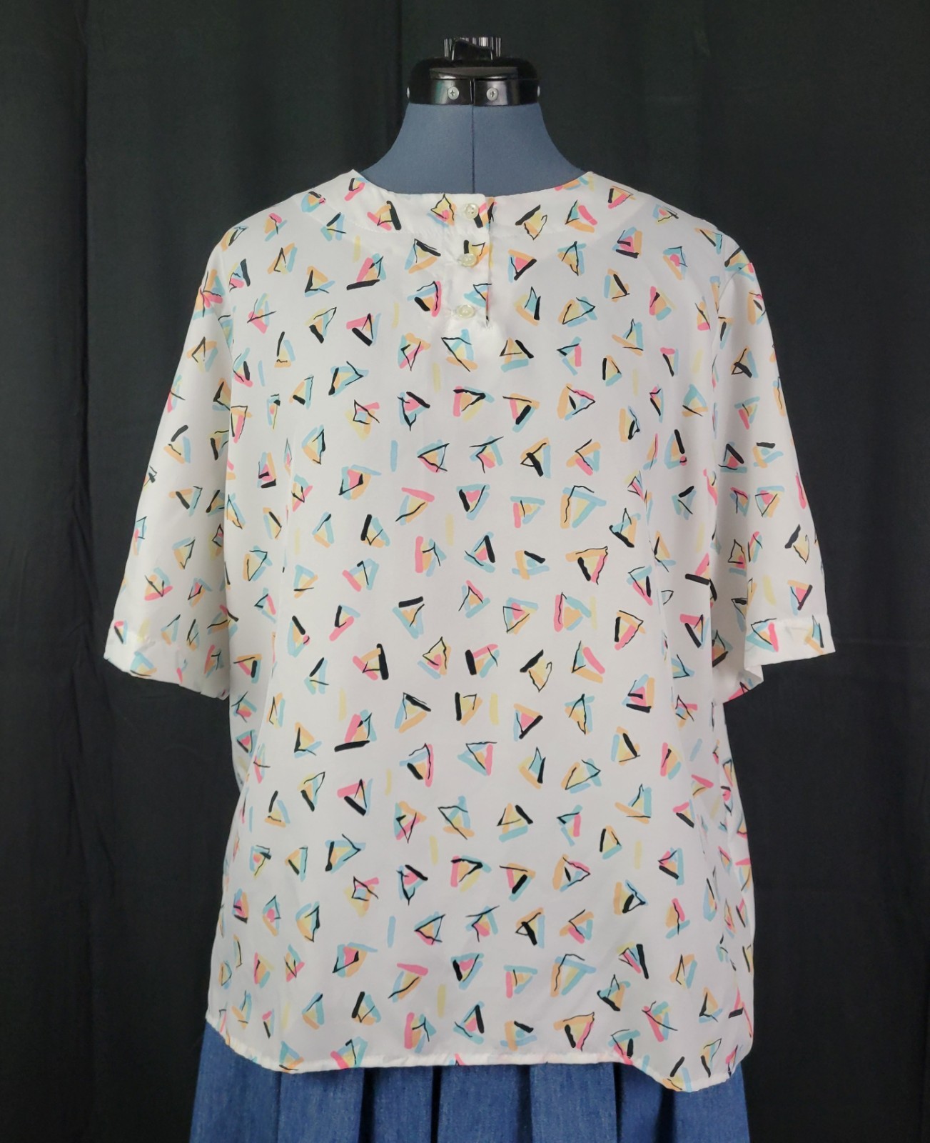 Vintage Alicia S/S Collarless White Blouse w Pastel Triangle Print Size 18