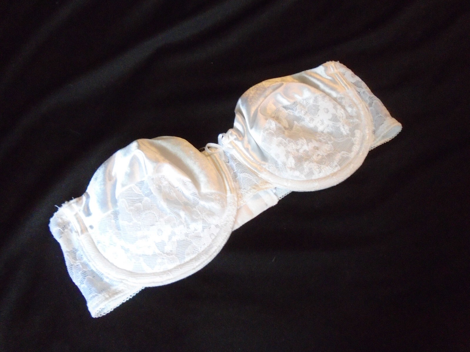 36B White Second Skin & Lace Vintage VASSARETTE Strapless Bra #74-140 36B