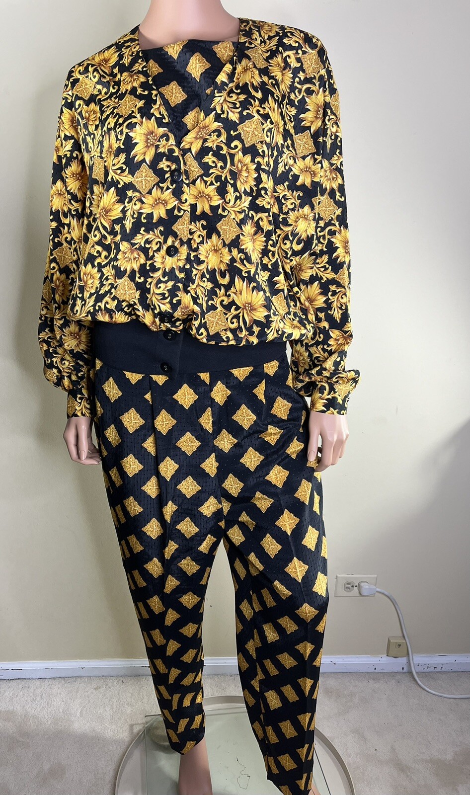 Vintage 1980’s Size 10 Collections by Josephine L/Sleeve Poly Jacket & Pant Set