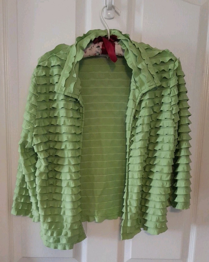 Vintage N Touch. Women’s Green Ruffle Tiered jacket. Size S. B62