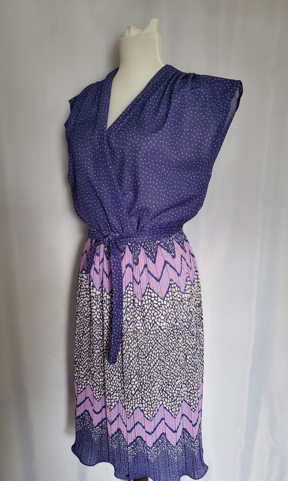 Vintage 80s Semi Sheer Pleated abstract print belted summer dress M