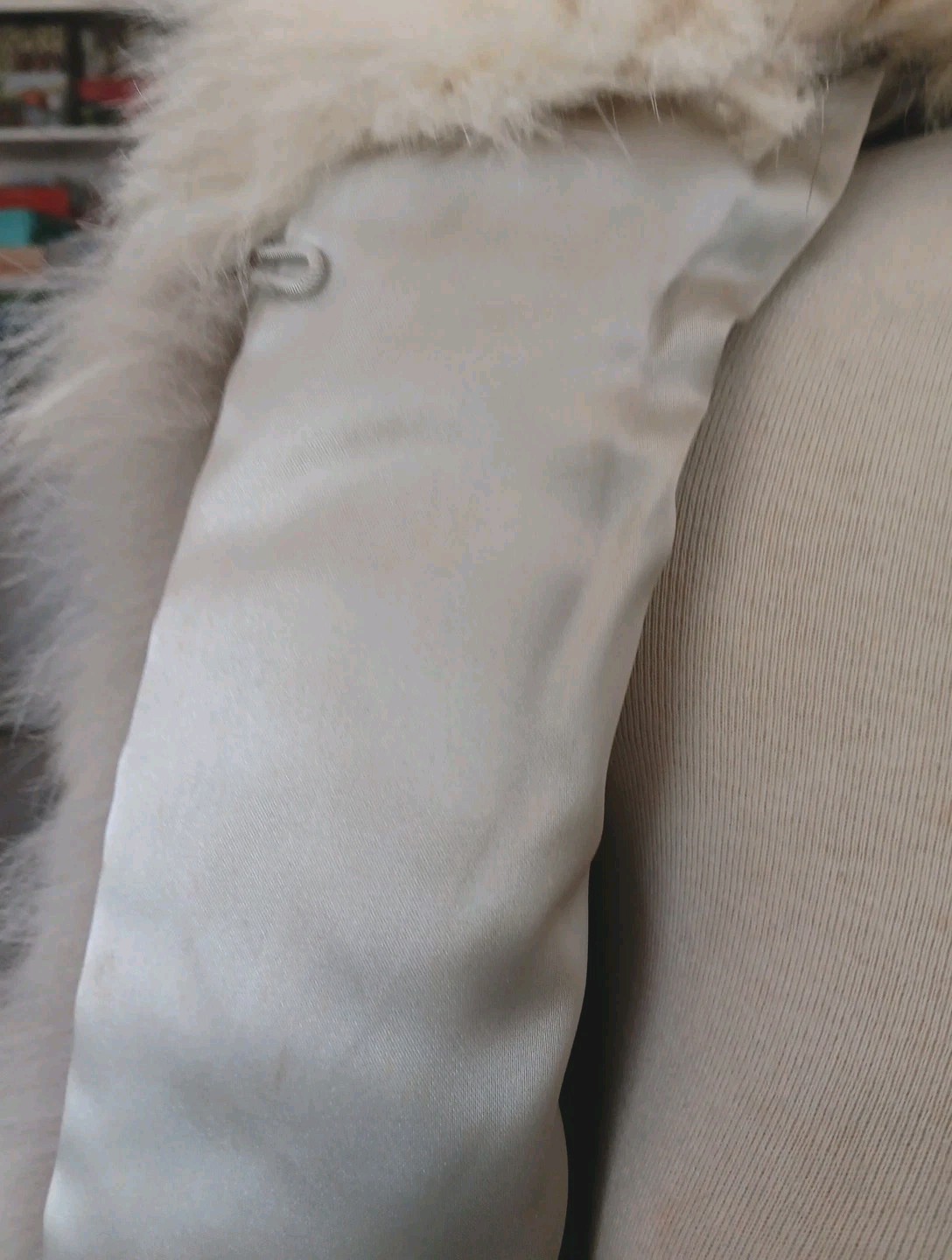 VINTAGE 1990’s SAGA IVORY FOX SHORT COAT XS-SML