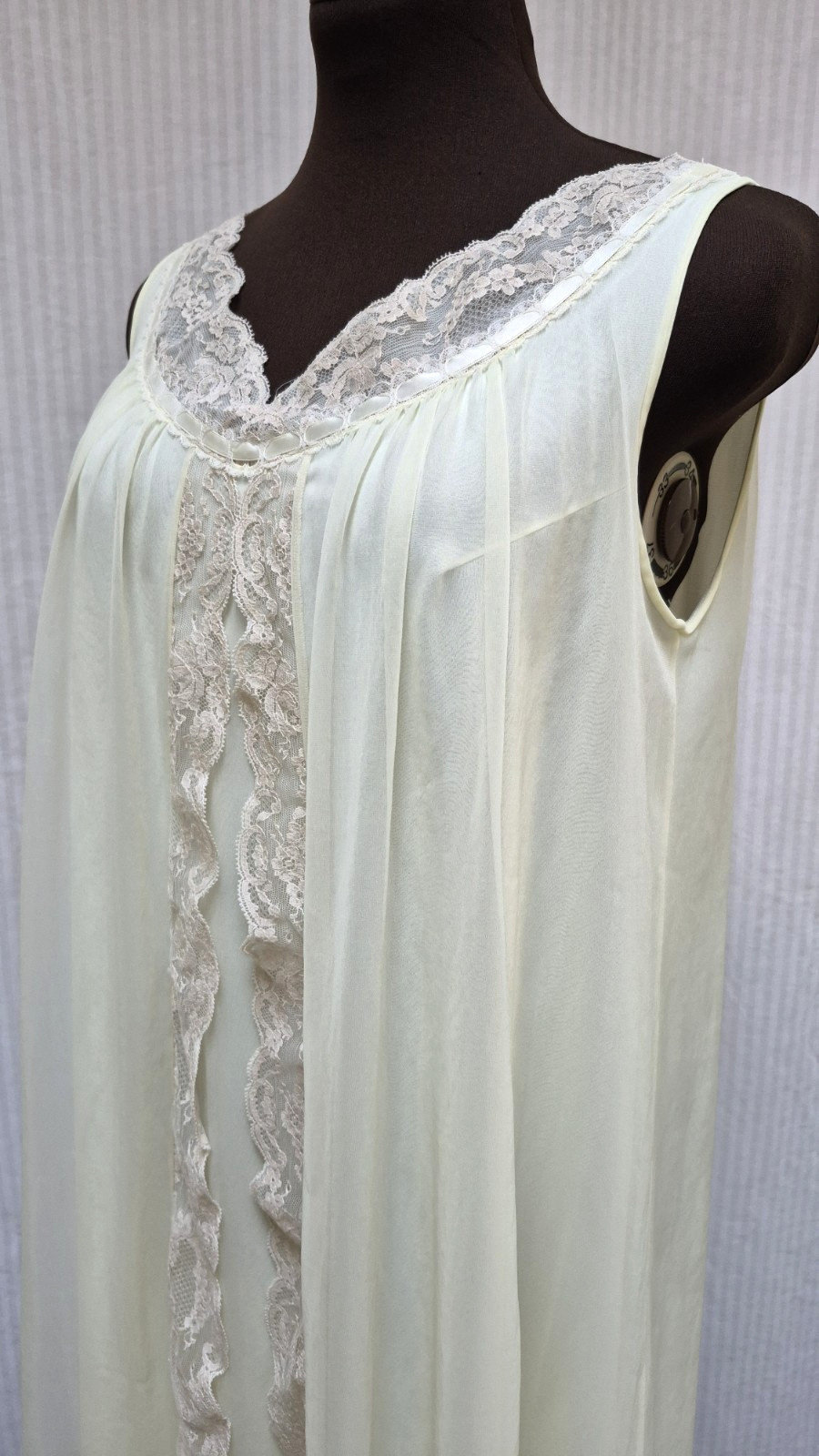Vintage SHADOWLINE Yellow Nylon Chiffon & Lace Nightgown Nightie – Size M – EUC