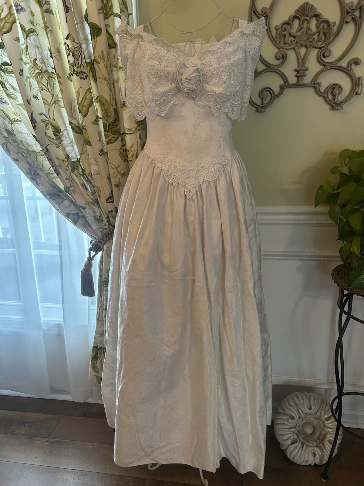 Vintage 80’s Gunne Sax Garden Style White Brocade Lace Wedding Dress S M 6 WOW!