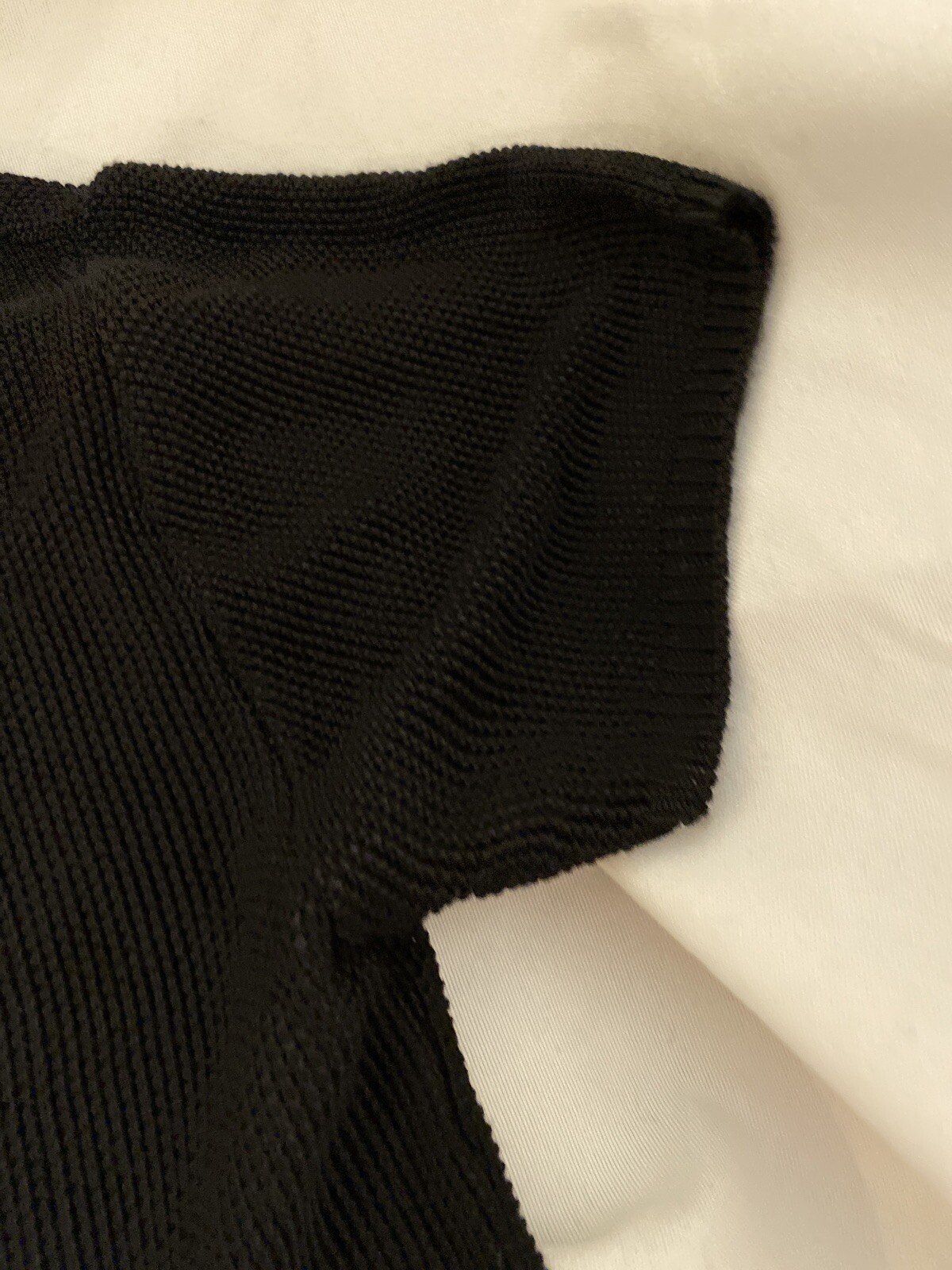 Sarah Arizona Vtg Blackshort Sleeved Pullover Distressed Sweater Size M