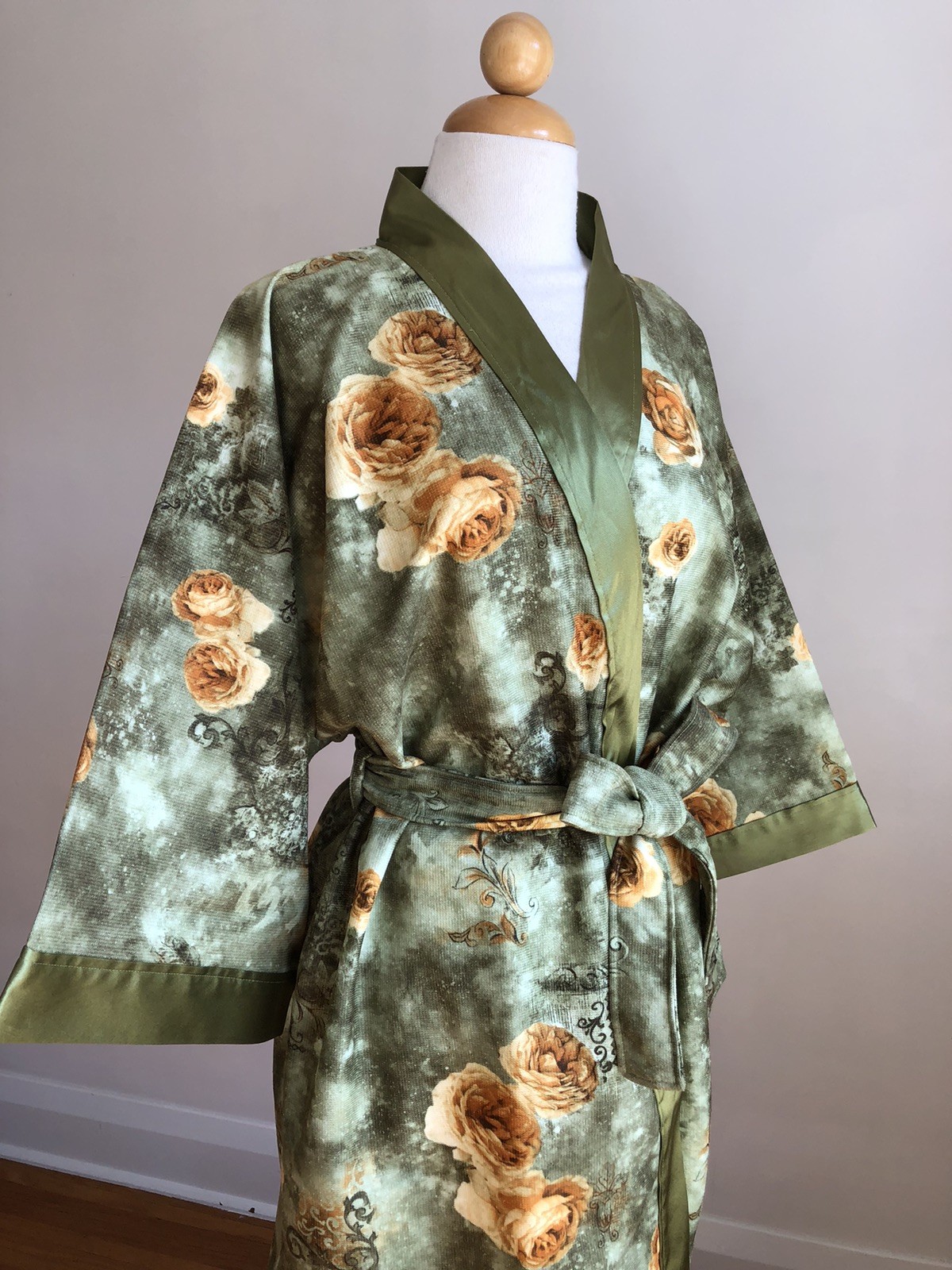 STUNNING VTG NWOT J.COOL Green w/ Yellow Roses Terrycloth Kimono Robe SZ XL