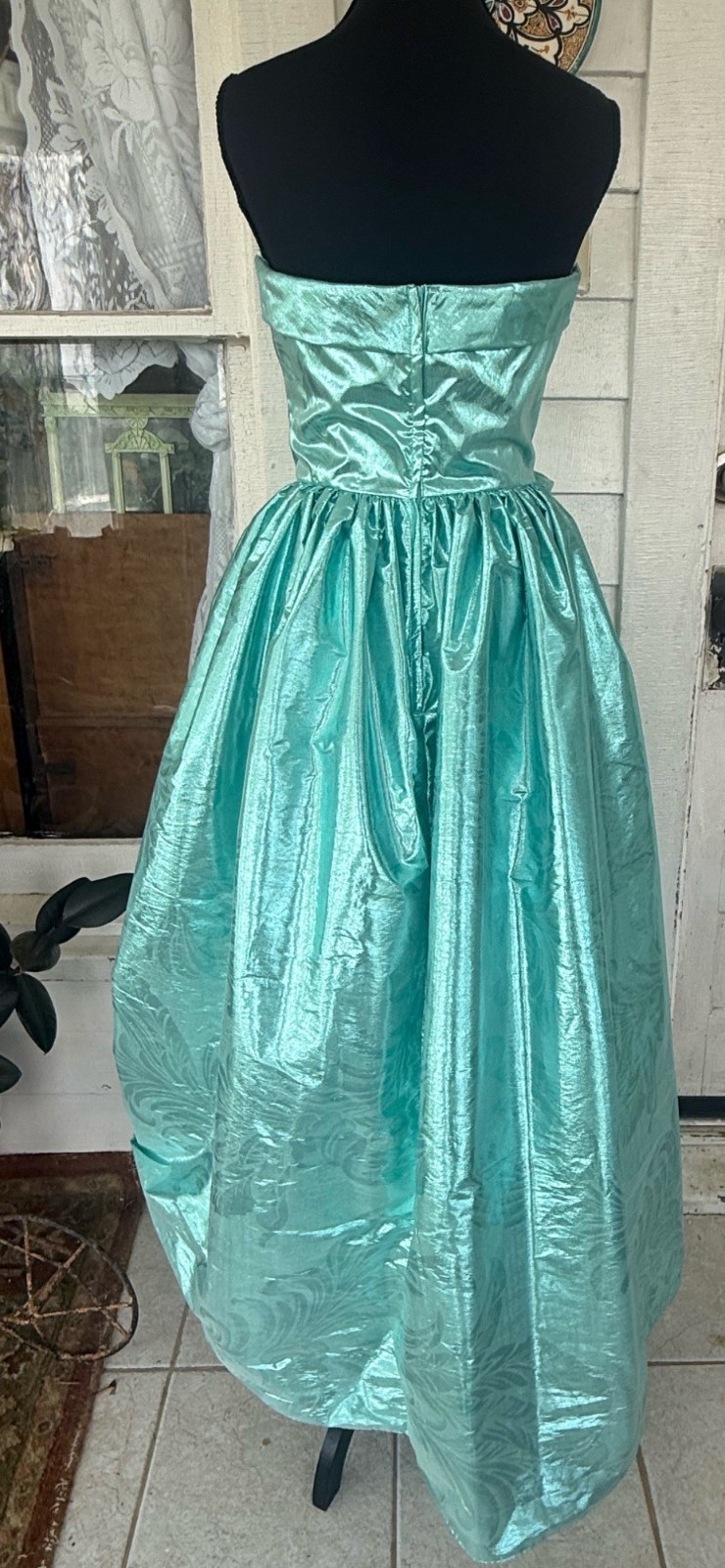 Vintage 80’s Aqua Green Lame’ Ball /Prom Gown Bustled Bow TD4 Eletra size 11/12