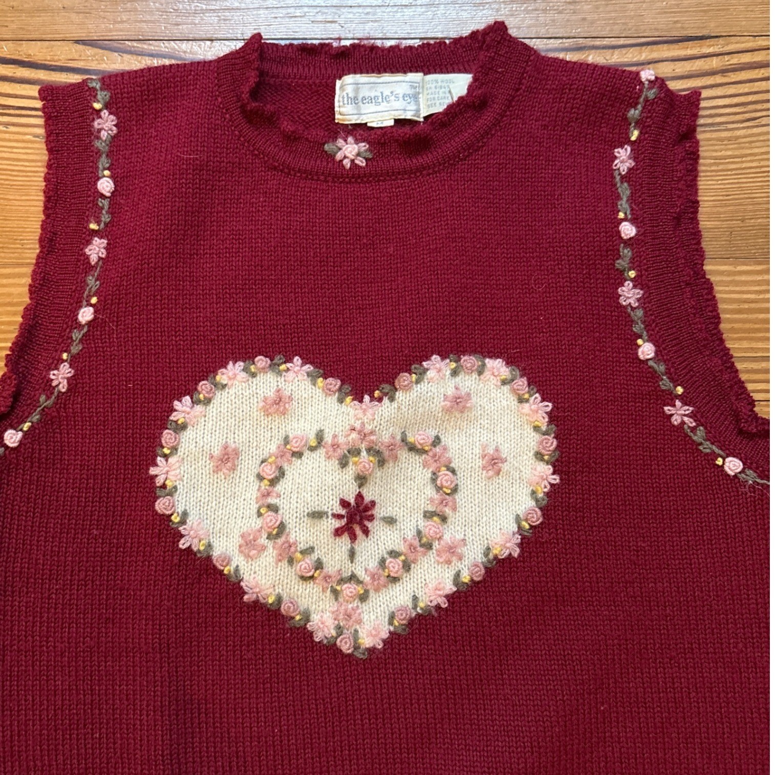 The Eagle’s Eye Sweater Vest Women Burgundy Good Floral Heart Wool SIZE M