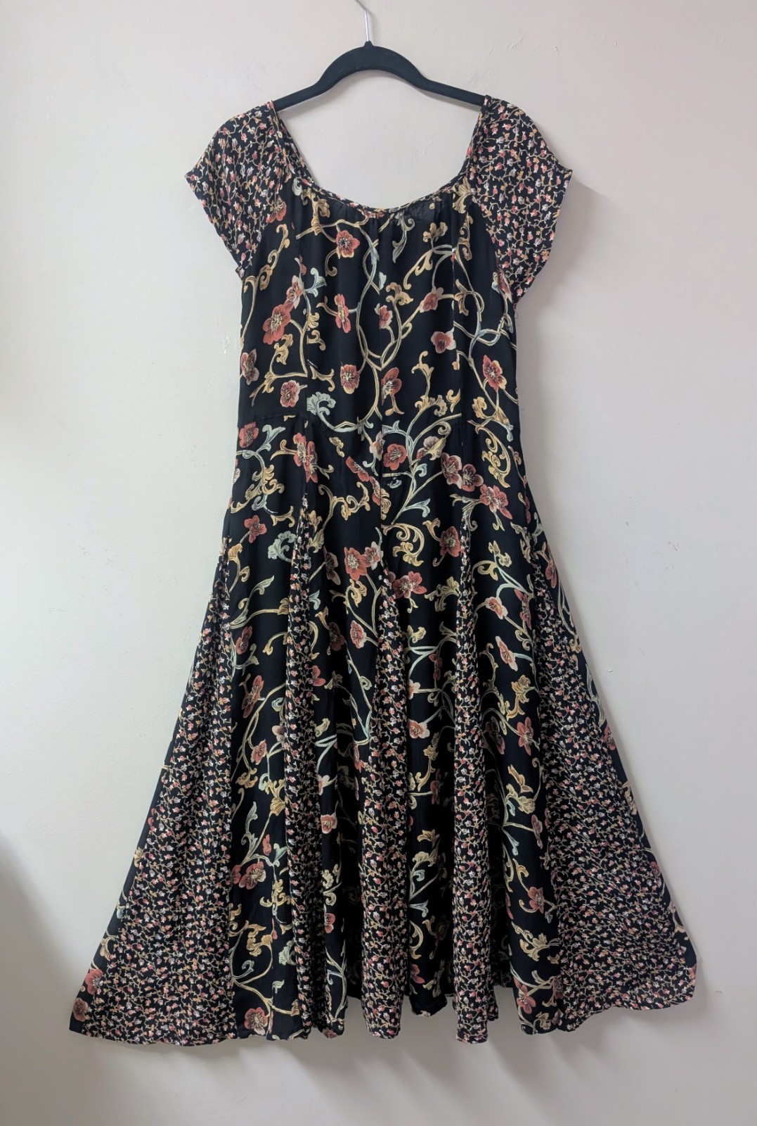 Vintage 90’s Nostalgia Floral Inset Tiny Flower Midi Rayon Dress S/M