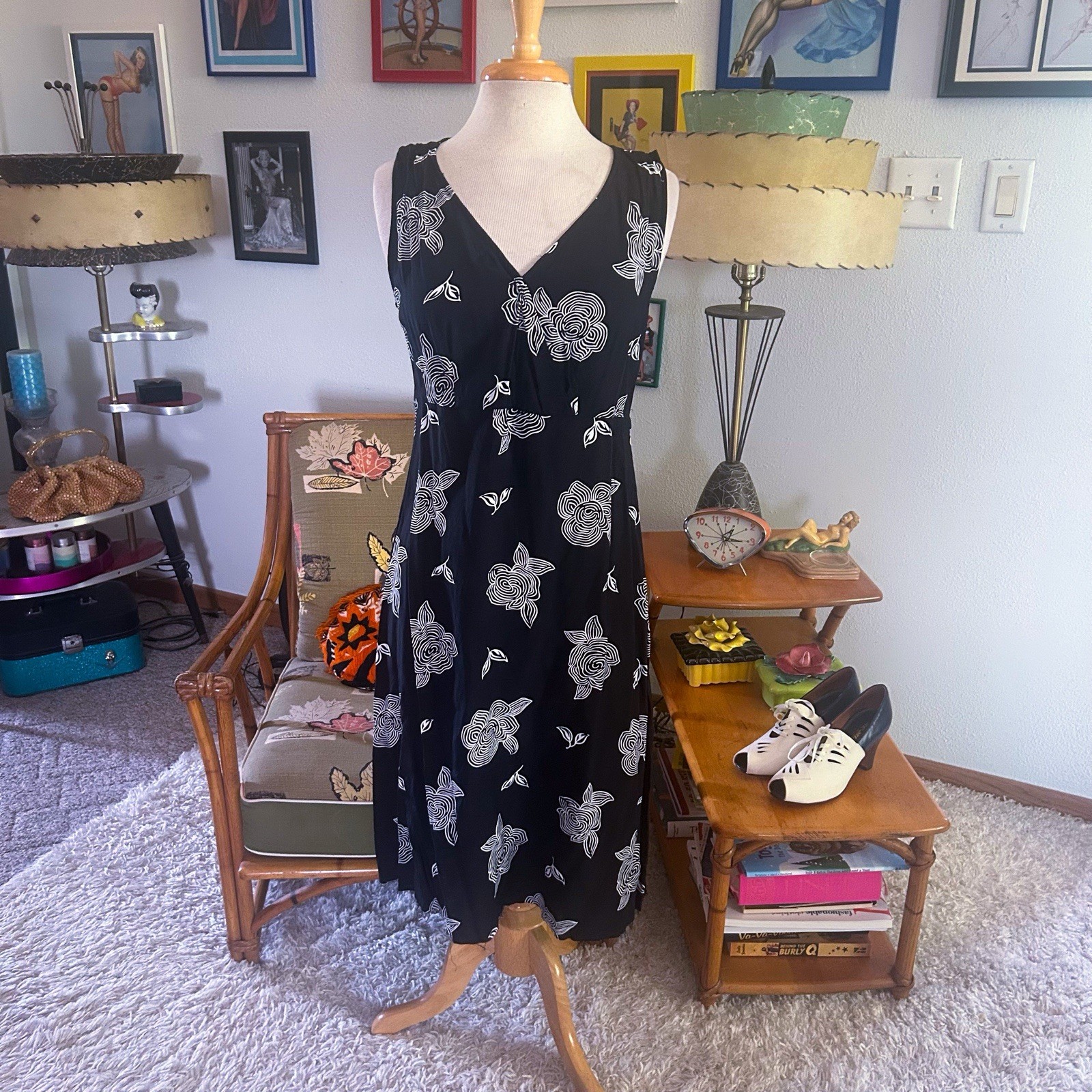 Vintage 1940s Style Dress | Floral | Black White | M L | Rayon | 40s 80s