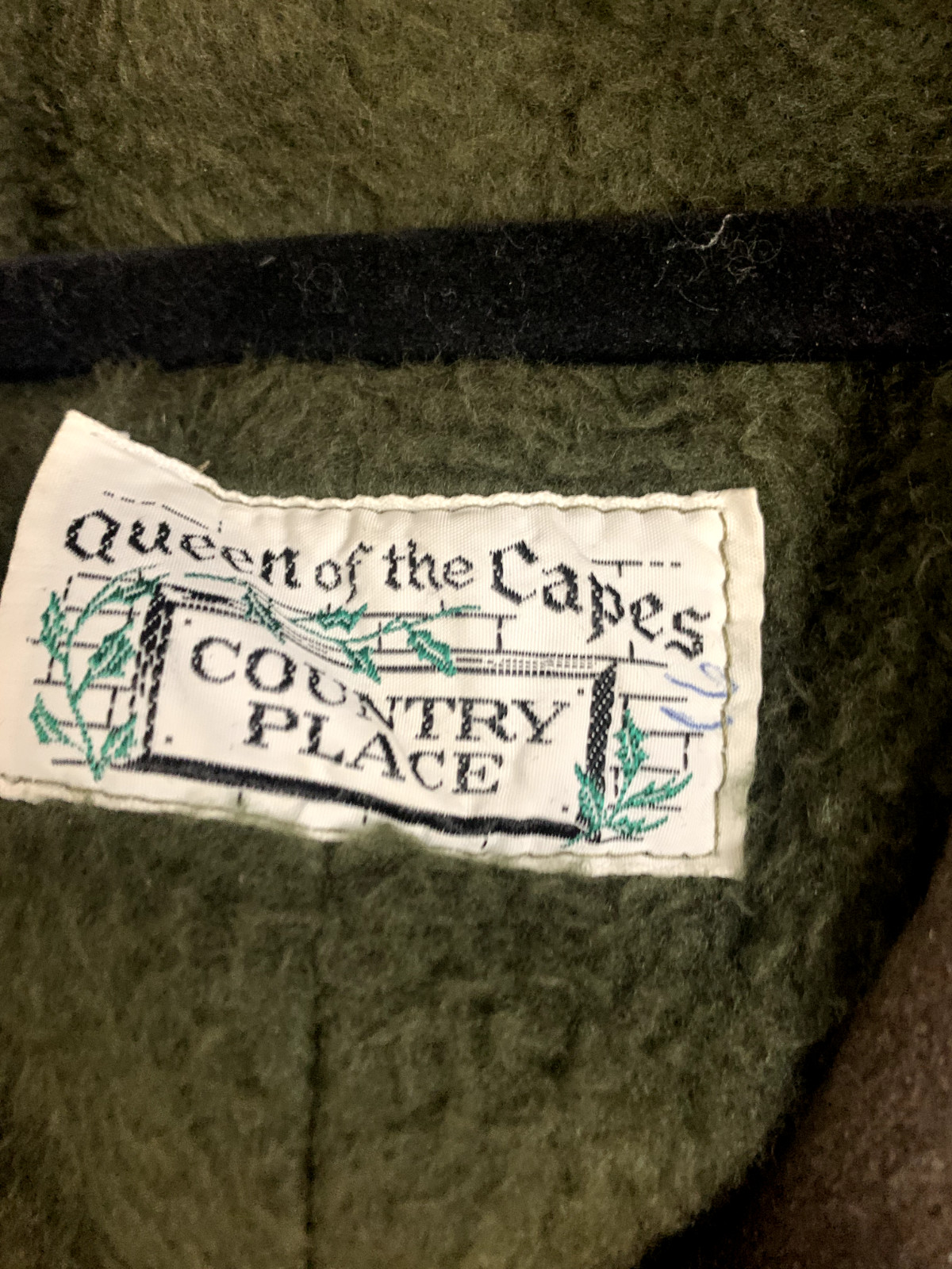 Vintage Queen of Capes Country Place (OSFM) Army Green Wool Hooded Cape