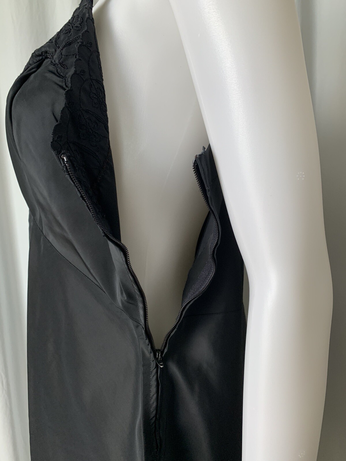 Vintage 50s Barbizon ? Black Tafredda Full Slip Side Zipper Size 36 Average