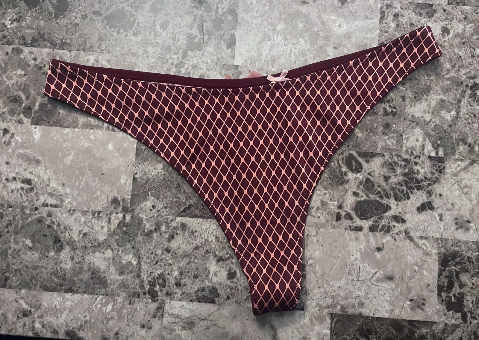 VICTORIA’S SECRET SEXY LITTLE THINGS L SMOOTH KEYHOLE VINTAGE RARE THONG PANTIES