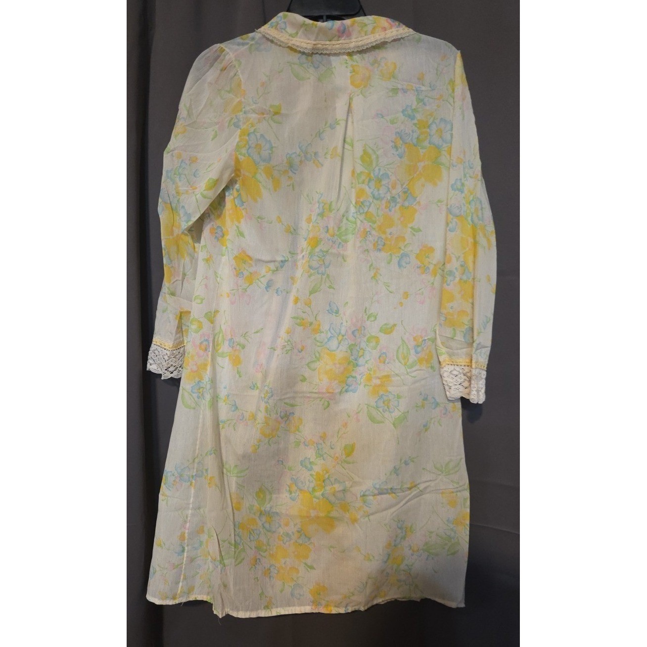 Barbizon Blendaire Batiste Floral Lace Trim Nightgown, Woman’s Small, USA Made