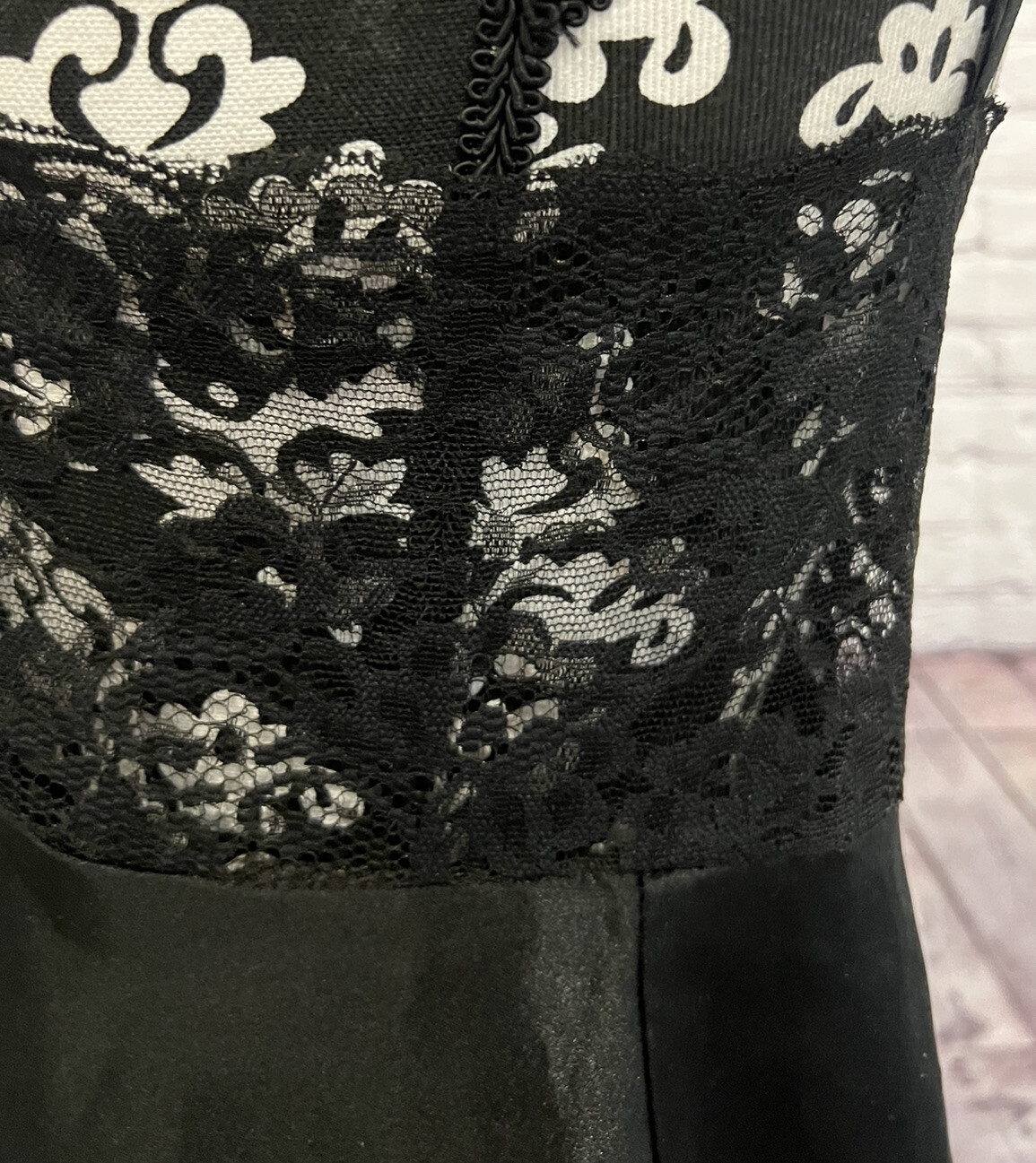 VTG CIRCA 2000 Women’s Black Laced Bodies Flowy Satin Skirt Nightgown Dress L